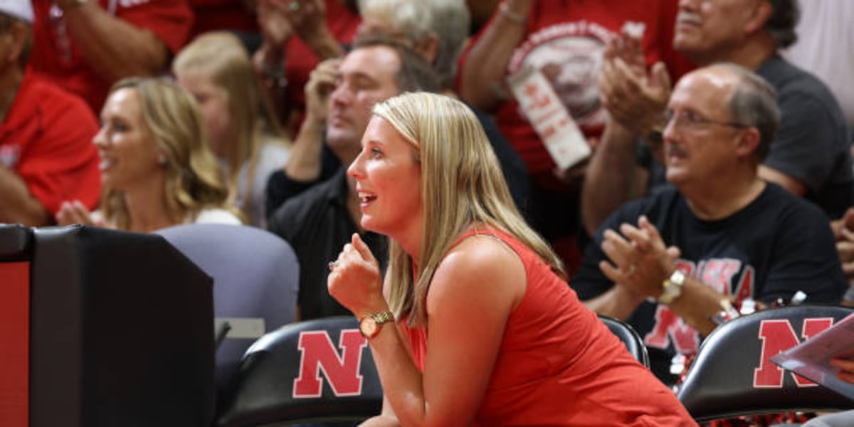 Busboom Kelly gets major pay bump as Nebraska volleyball head coach Busboom Kelly gets major pay bump as Nebraska volleyball head coach