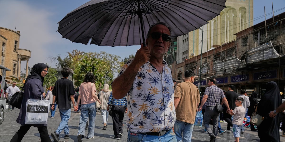 ایران خواسته های جدیدی برای تنگه مطرح می کند، امارات می گوید یک کشتی هدف قرار گرفته است و دیگر اخبار خاورمیانه - KOLN | اخبار محلی نبراسکا، آب و هوا، ورزش | لینکلن، NE