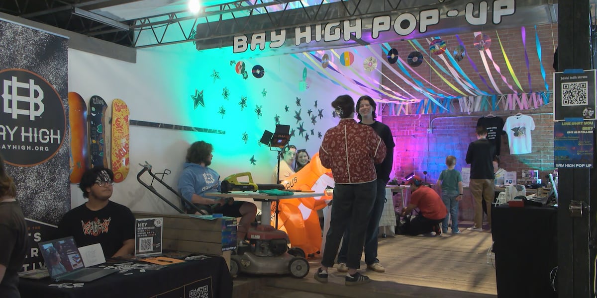 Lincoln Public Schools’ Bay High students open pop-up businesses at thrift event