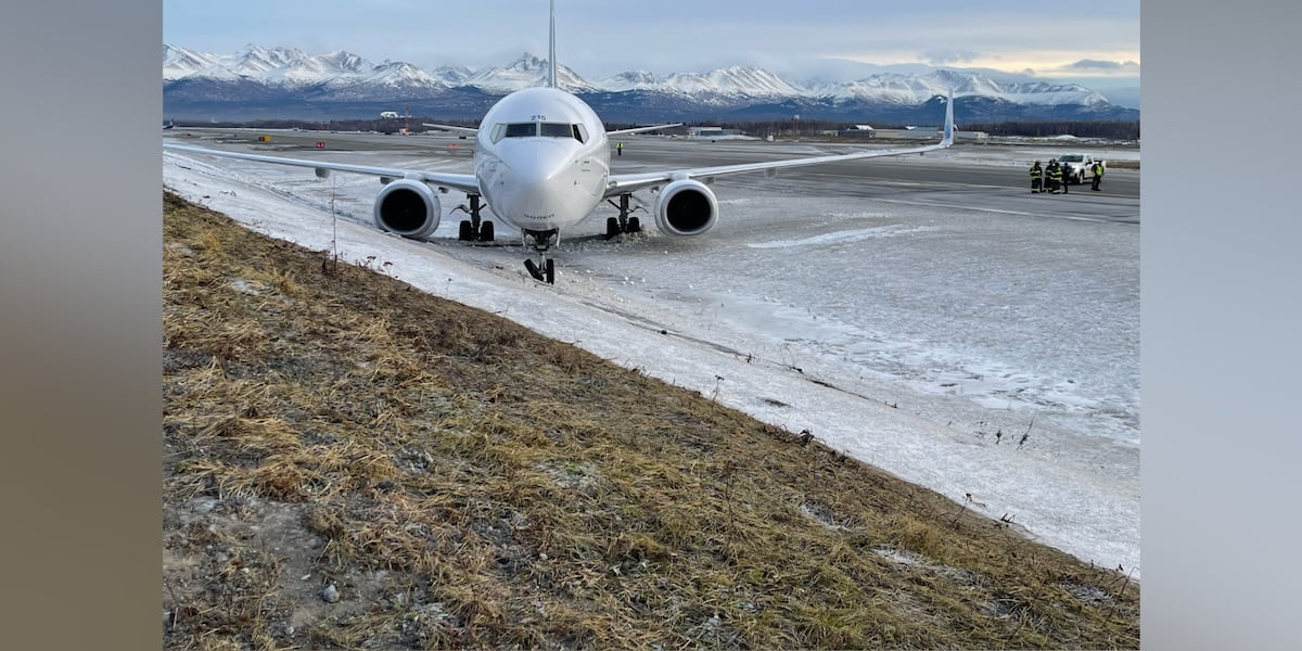 Mechanics ‘inadvertently’ taxi Alaska Airlines plane into ditch at airport, officials say