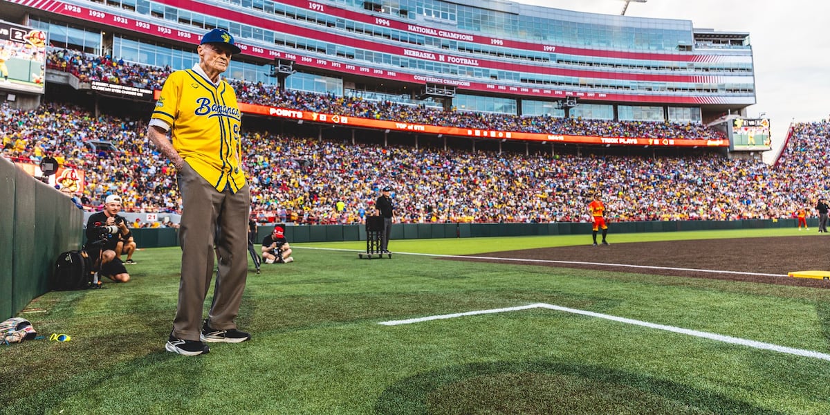 Tom Osborne, Eric Crouch make appearances as Savannah Bananas play at Memorial Stadium