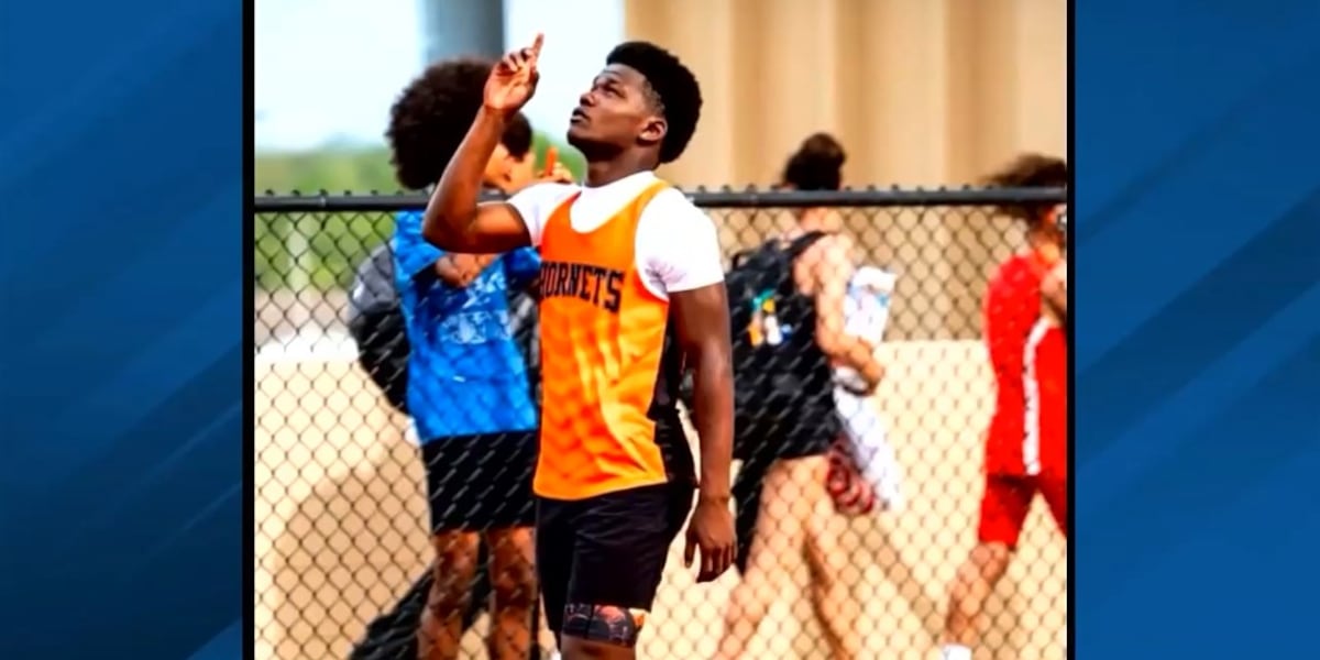 2 high schoolers and their basketball coaches among 8 killed in fiery, head-on crash